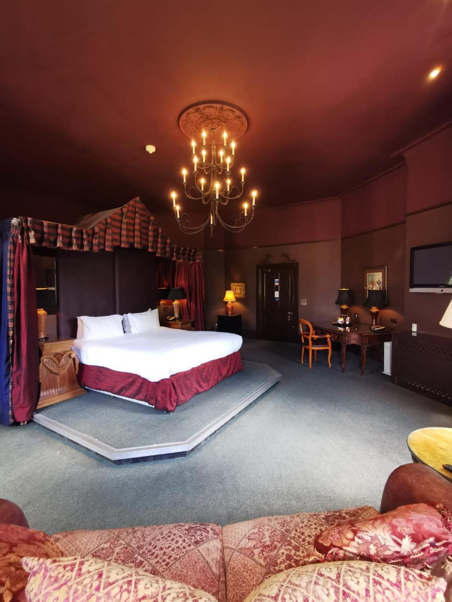 Ruthin Castle Hotel And Spa 외부 사진